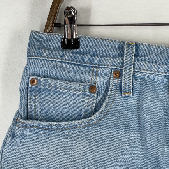 Levi's Premium 501 Light Wash Denim Retro Shorts Women's Size 30 Y2K 100% Cotton - Picture 3 of 11